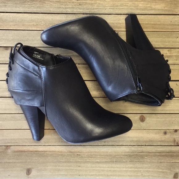 rebels Shoes - New Rebels Ankle Bootie US 7.5 M